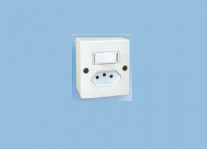 Interruptor 1 tecla + Tomada 2P+T linha Milleniun Mec-Tronic